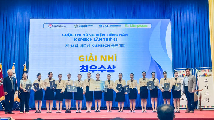 Sinh viên Khoa Hàn Quốc học đạt 02 giải thưởng tại Cuộc thi Hùng biện tiếng Hàn K-Speech lần thứ 13 32