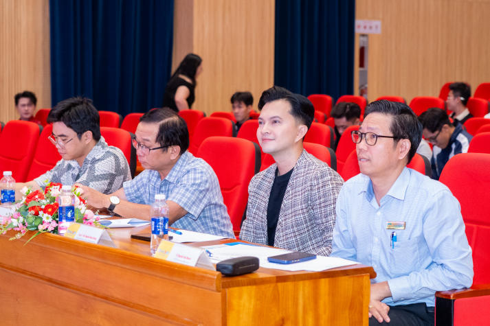 Sinh viên Viện Kỹ thuật “cháy” hết mình tại Gala Văn nghệ mùa X 119