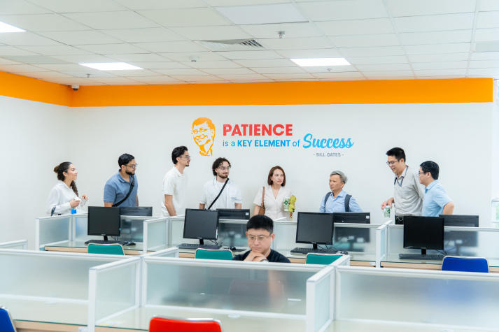HUTECH welcomes international interns from CY Cergy Paris University and ECE Paris, France 34