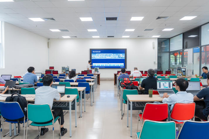 Giảng viên HUTECH cập nhật công nghệ tự động hóa cùng Siemens Việt Nam 28