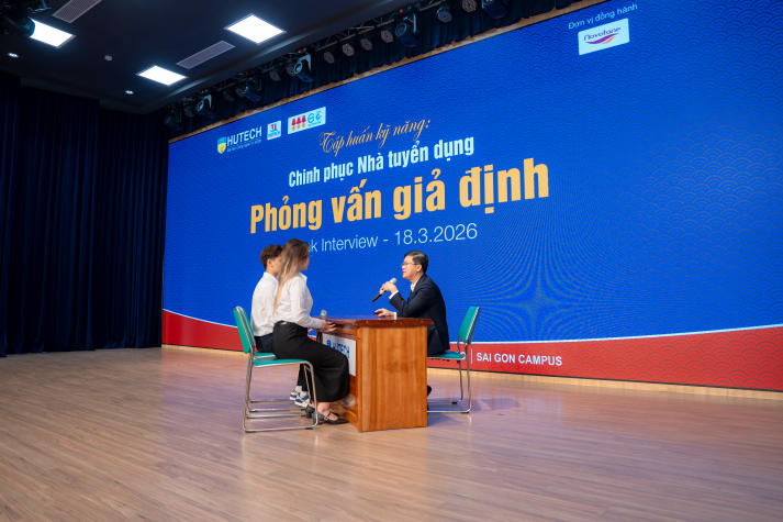 Sinh viên HUTECH khám phá “bí kíp” ghi điểm nhà tuyển dụng từ người làm nghề 85
