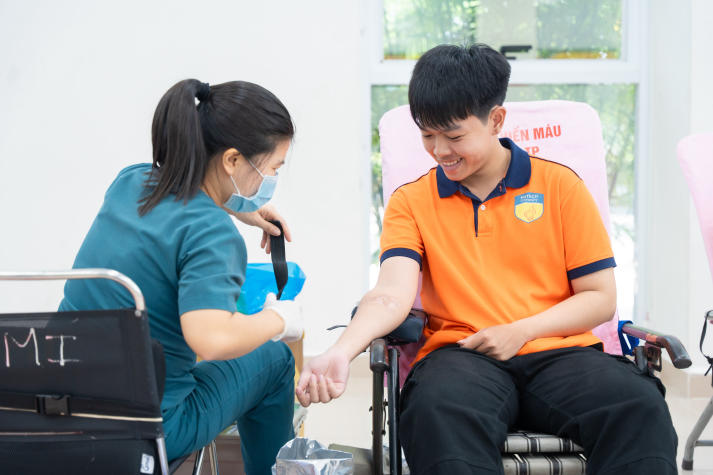 Sau 10 ngày ra quân, chiến sĩ HUTECH phủ xanh các mặt trận bằng những phần việc thiết thực 140