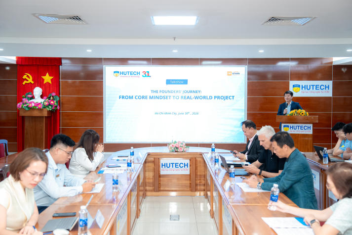 International experts share startup insights to help HUTECH students strengthen their entrepreneurial mindset 93