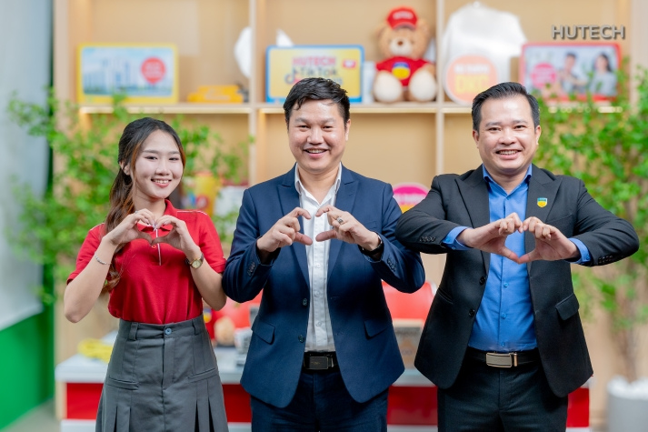 [HUTECH TIKTOK LIVE 2025] Sẵn sàng chào đón tân sinh viên khóa 2025 14