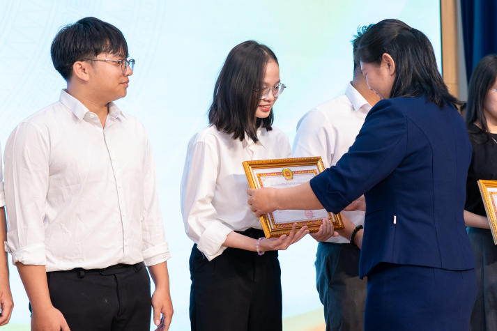 HUTECH tổng kết công tác xây dựng Đảng năm 2025 và triển khai nhiệm vụ năm 2026 89