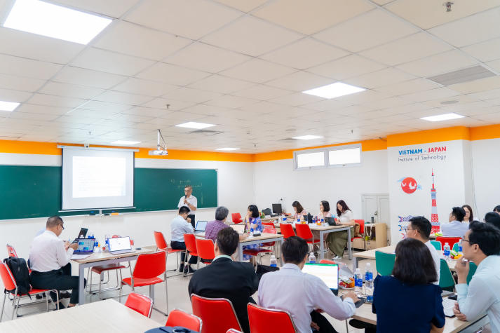 Tăng cường ứng dụng trí tuệ nhân tạo vào đào tạo giáo dục sau đại học tại HUTECH 9