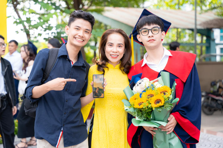 Sinh viên HUTECH đăng ký tham gia Lễ trao bằng tốt nghiệp đợt 04 năm 2025 vào tháng 10 tới đây 239