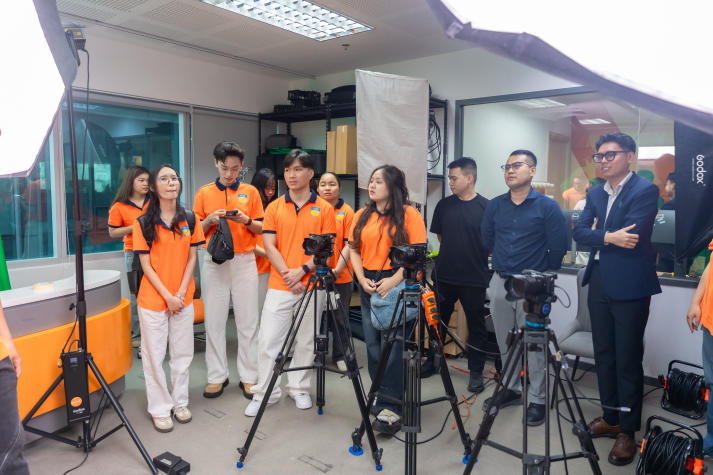 PR-ers HUTECH “chạm” môi trường doanh nghiệp tài chính tại Mirae Asset 80