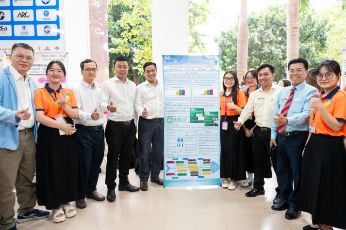 Triển lãm poster dự án doanh nghiệp - dấu mốc trưởng thành của sinh viên Khoa Tài chính - Thương mại HUTECH 42