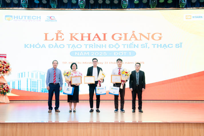 HUTECH long trọng tổ chức Lễ khai giảng chương trình đào tạo Tiến sĩ và Thạc sĩ khóa 2025 - đợt 1: Khởi đầu hành trình chinh phục tri thức 31