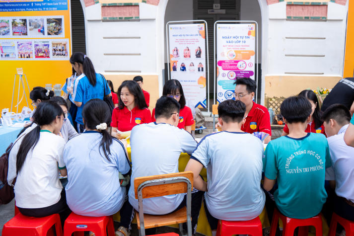 HUTECH tiếp lửa tự tin cho học sinh trước kỳ thi vào lớp 10 đầy thử thách 40