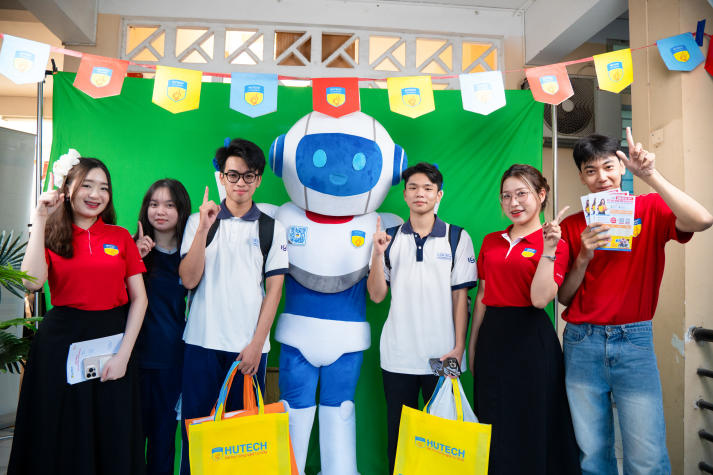 Tư vấn mùa thi 2026 tại Đồng Nai: HUTECH “all-in” bí kíp chọn ngành và chính sách học phí, học bổng cho teen 2k8 155