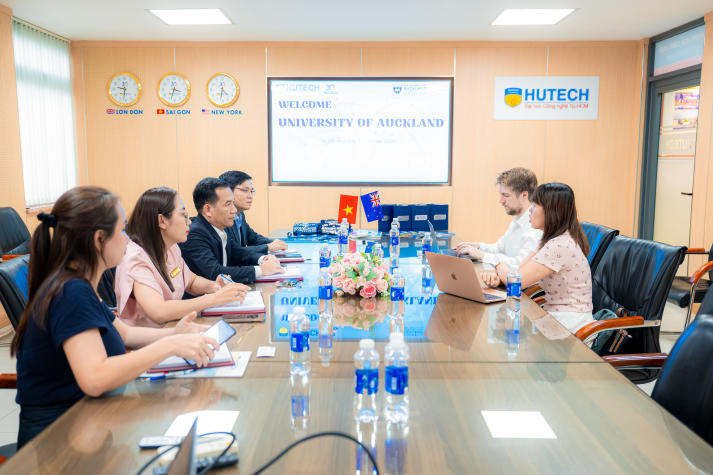 ĐẠI HỌC AUCKLAND (TOP 65 THẾ GIỚI) GẶP GỠ SINH VIÊN I-HUTECH NGÀNH KHOA HỌC MÁY TÍNH CHƯƠNG TRÌNH LIÊN KẾT QUỐC TẾ