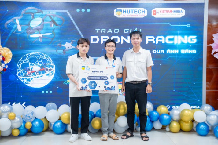 Sinh viên VKIT tranh tài điều khiển Drone tại cuộc thi Drone Racing "Đường đua ánh sáng" 126