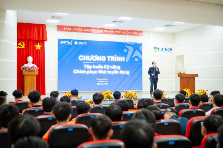 Sinh viên Viện Kỹ thuật HUTECH “bỏ túi” kỹ năng chinh phục nhà tuyển dụng 13