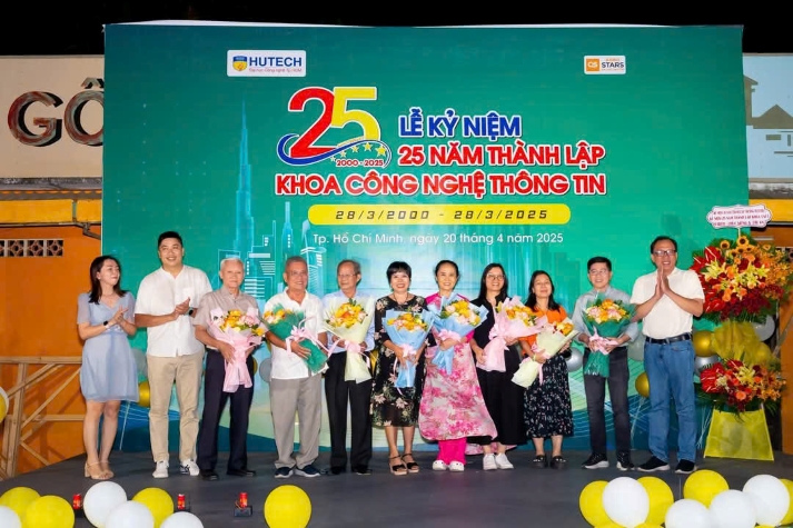 Dấu ấn 25 năm thành lập Khoa Công nghệ thông tin: Kết nối truyền thống - Kiến tạo tương lai 79