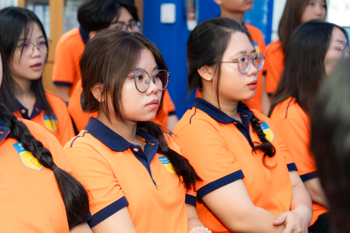 Theo dòng vốn thị trường, sinh viên Tài chính - Thương mại khám phá nghề chứng khoán tại Yuanta Việt Nam 45