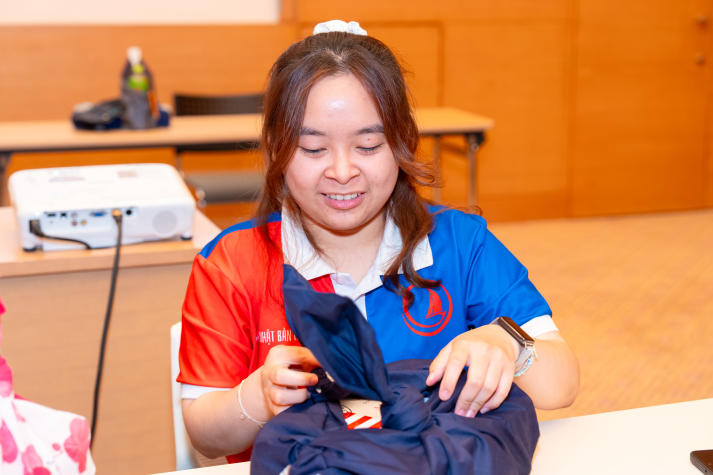 Khoa Nhật Bản học phối hợp cùng Tổng Lãnh sự quán Nhật Bản lan tỏa văn hóa Furoshiki đến sinh viên 61