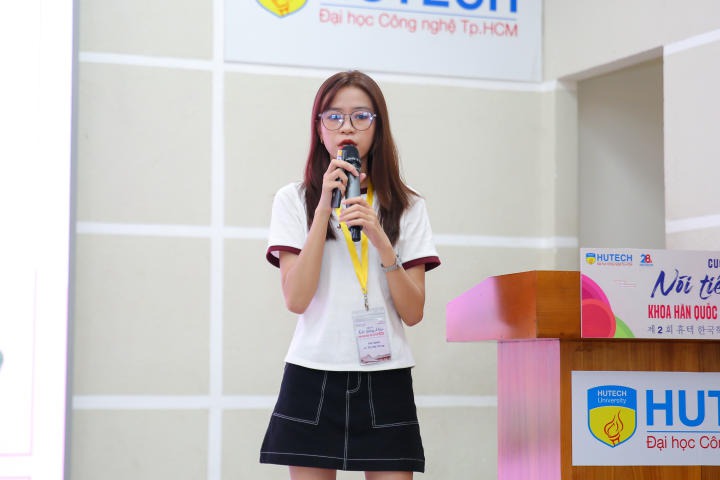Hấp dẫn với Chung kết cuộc thi “Nói tiếng Hàn lần II” của khoa Hàn Quốc học 96