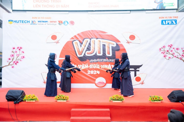 ​HUTECH-ers đắm mình trong không gian văn hóa Nhật Bản tại VJIT Matsuri 2024 35