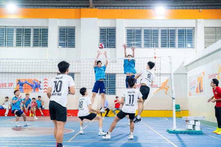 [HUTECH Games 2026] Viện Kỹ thuật lội ngược dòng ngoạn mục, giành ngôi vương Bóng chuyền nam 41