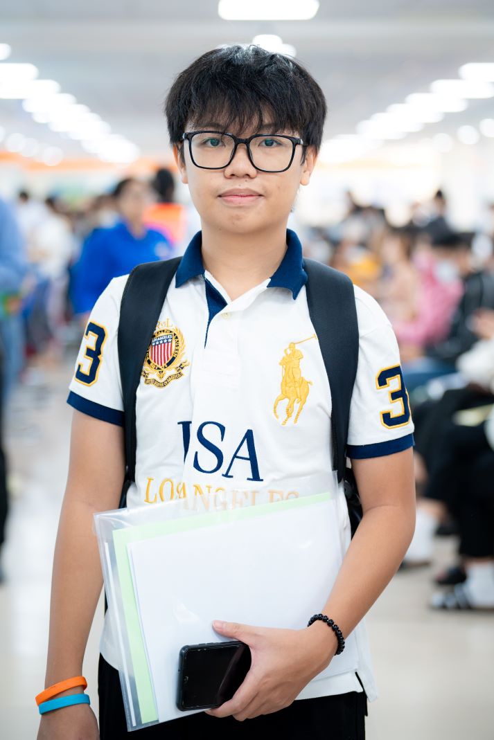 Tân sinh viên vượt ngàn cây số đến HUTECH nhập học 84