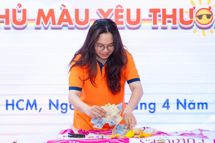 Khoa Quản trị Du lịch - Nhà hàng - Khách sạn lan tỏa yêu thương qua từng chú heo đất 30