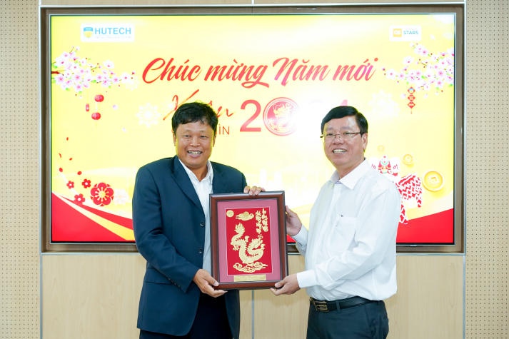 HUTECH đón tiếp Quận uỷ và Hội Doanh nghiệp quận Bình Thạnh đến chúc Tết 58