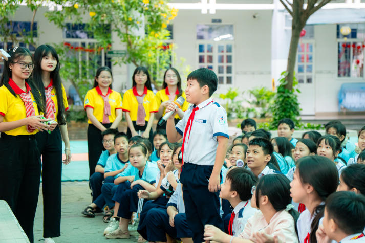 Gieo mầm xuân nhân ái từ những hành động đẹp của sinh viên Khoa Thú y HUTECH 18