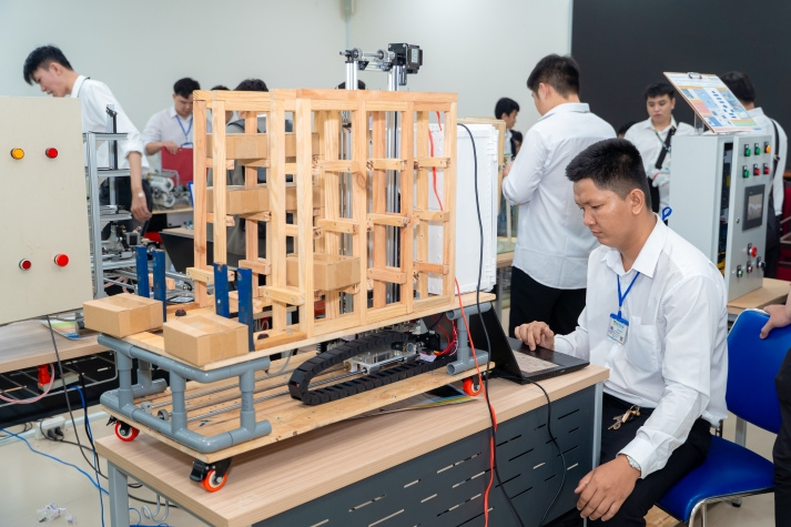 [Video] HUTECH-ers và hành trình tôi rèn bản lĩnh nghề nghiệp qua những đồ án ứng dụng 23