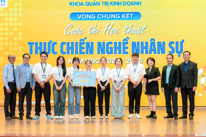 [Video] Khi sinh viên Khoa Quản trị kinh doanh nhập vai nhà tuyển dụng thực thụ 54