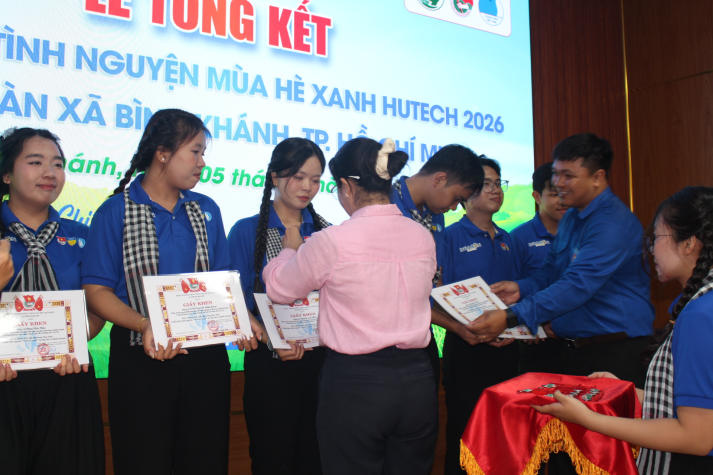 25 ngày Mùa hè xanh HUTECH: Nhiều công trình ở lại, vô vàn giá trị lan tỏa 93