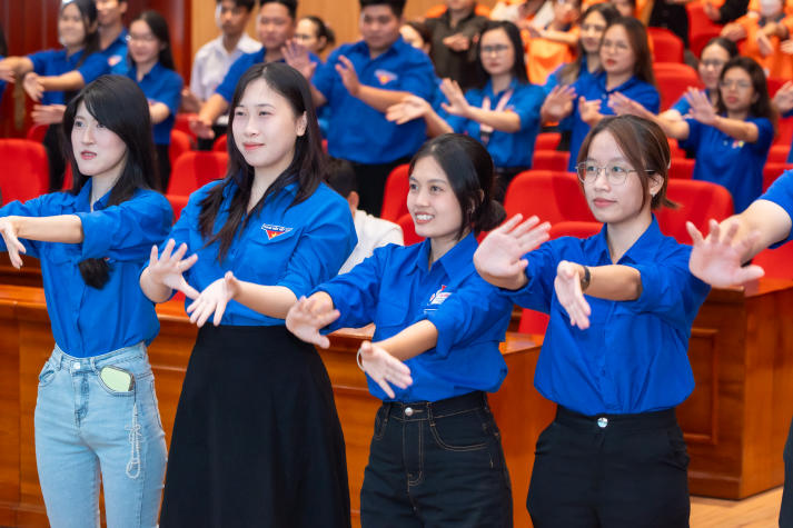 Sẵn sàng lên đường! Hơn 400 chiến sĩ Mùa hè xanh HUTECH 2025 hoàn tất tập huấn trước giờ ra quân 57