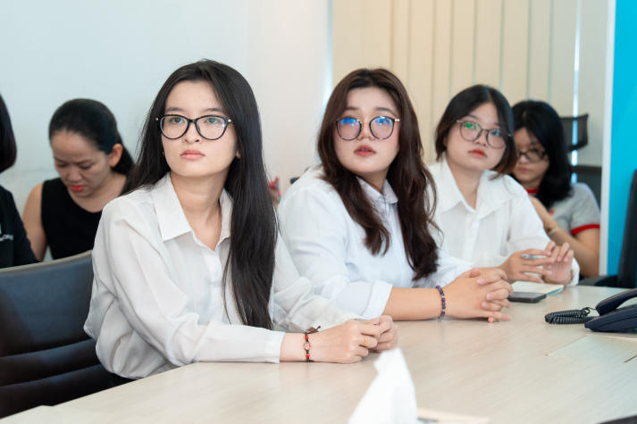 Trải nghiệm tại SSI và Manpower, sinh viên Khoa Tiếng Anh mở rộng tầm nhìn trong lĩnh vực Tài chính - Nhân sự 59