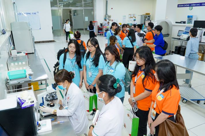 Sinh viên HUTECH sớm “bắt sóng” môi trường làm việc thực tế ngay từ năm nhất 86