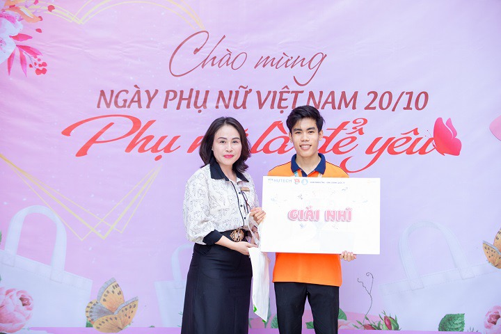 Sinh viên Khoa Marketing - Kinh doanh quốc tế thiết kế túi Tote tôn vinh nét đẹp người phụ nữ 138