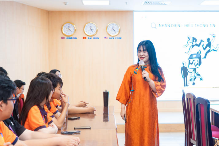 Tập huấn Ban cán sự khóa 2025: Rèn kỹ năng, khẳng định bản lĩnh thủ lĩnh sinh viên HUTECH 73