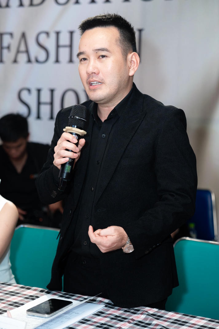 [Video] Sinh viên Thiết kế thời trang HUTECH “trình làng” loạt đồ án tốt nghiệp với nhiều ý tưởng độc đáo 506