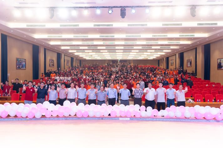 Sinh viên Viện Kỹ thuật “cháy” hết mình tại Gala Văn nghệ mùa X 335