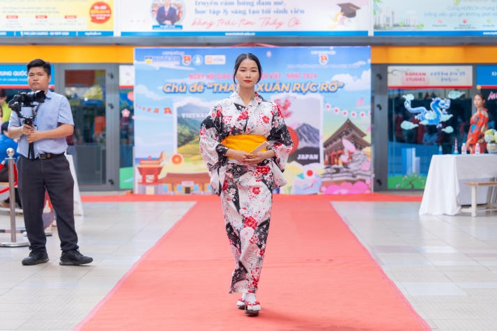[Video] Sinh viên HUTECH hào hứng trải nghiệm Ngày hội giao lưu văn hóa Việt - Nhật 2024 174