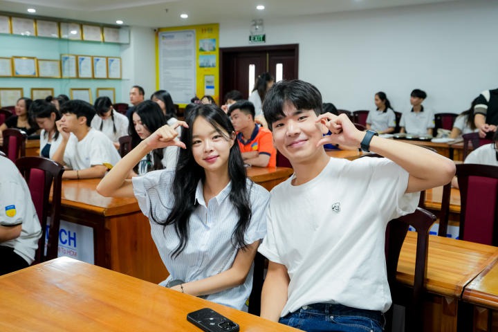 Sinh viên Viện Công nghệ Việt - Hàn giao lưu văn hóa cùng sinh viên Đại học KeiMyung 90