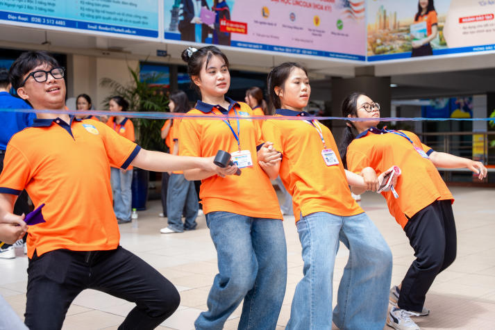 HUTECH Mission 2025: Bước khởi đầu ý nghĩa cho tân sinh viên Khoa Tài chính - Thương mại 83