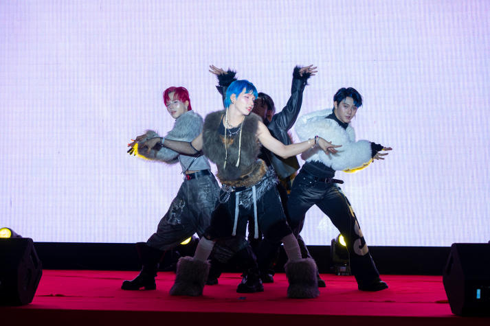 Sinh viên HUTECH thắp sáng niềm tự hào Việt qua chuỗi đồ án nghệ thuật hoành tráng 35