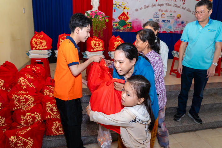 Hành trình lan tỏa mùa xuân yêu thương của Khoa Tài chính - Thương mại 84