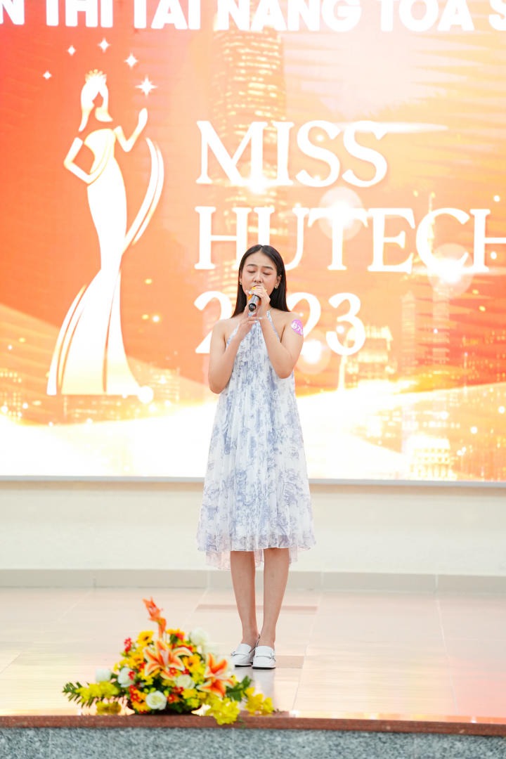 Top 45 Miss HUTECH 2023 tự tin “khoe” tài tại phần thi “Tài năng tỏa sáng” 40