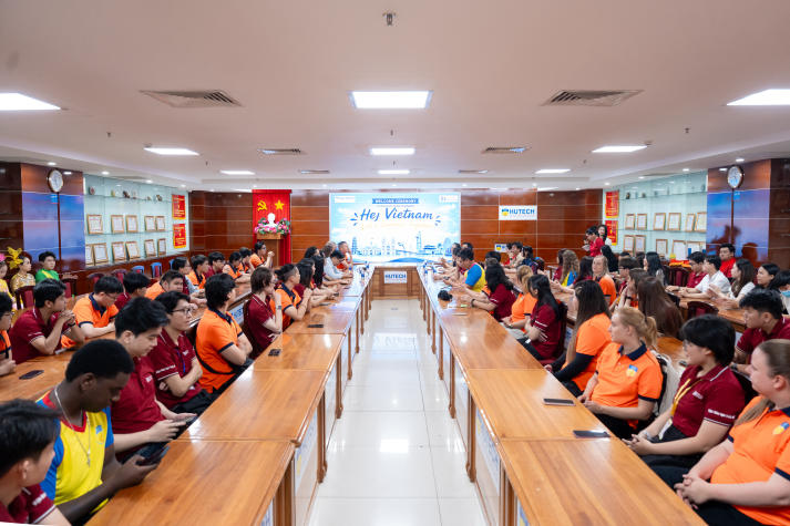 [Video] HUTECH-ers cùng bạn bè quốc tế khởi động mùa hè đa văn hóa tại Vietnam Summer Program 16