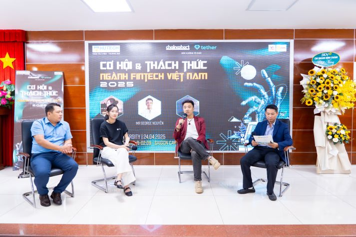 [Video] Sinh viên Khoa Tài chính - Thương mại “giải mã” Fintech, định hướng nghề nghiệp thời đại 4.0 98