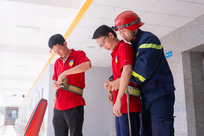 [Video] HUTECH tổ chức diễn tập PCCC & CNCH: Nâng cao năng lực ứng phó, bảo đảm an toàn học đường 110