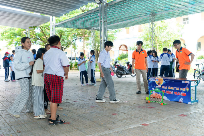 Kết nối yêu thương, HUTECH lan tỏa giá trị đến cộng đồng Bình Khánh 87