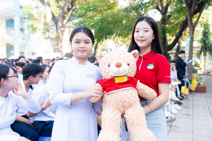 Khám phá thế giới ngành nghề trong kỷ nguyên số và hội nhập quốc tế 77